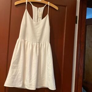 Everly White Dress S 15”p2p x 22”L | Adjustable Straps|Lined|Cutouts on Back